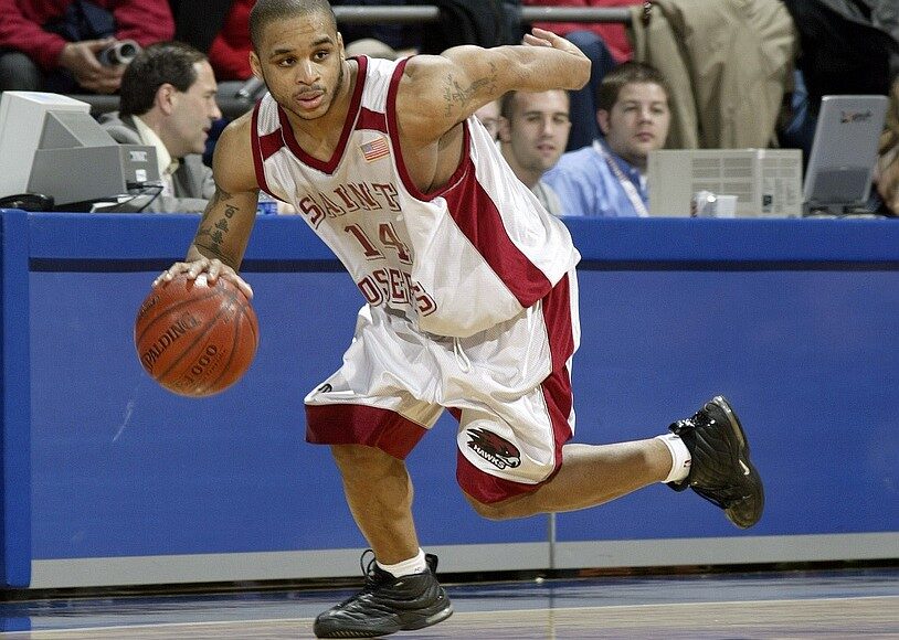 Review: ‘A Soaring Season,’ by longtime Philly sports journalist Aaron Bracy